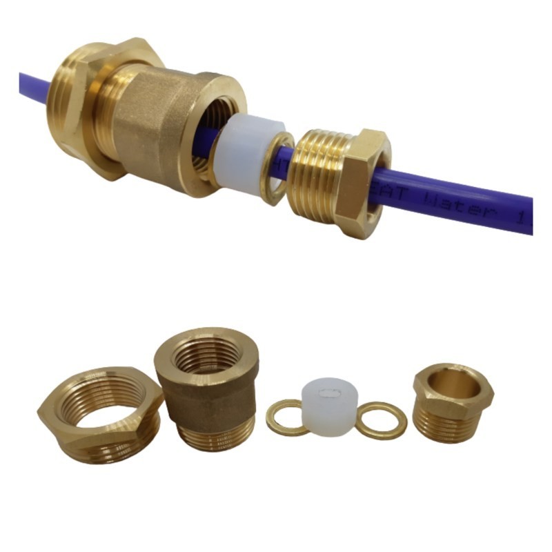 Läbiviik isereg. veetorusse 3/4" - 1"