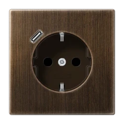 LS990 Schuko® pesa & USB C laadija Antiik Messing