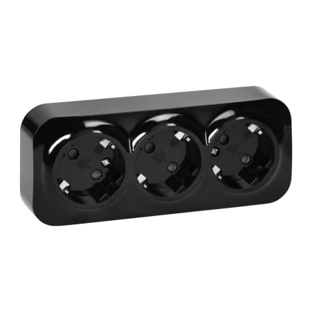 Pistikupesa 3-ne pinnale must IP20