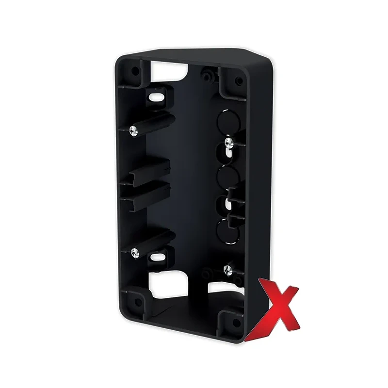 3-ne pistikupesa maandusega must adapterkarbile