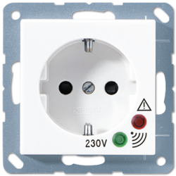 A seeria pistikupesa ülepingekaitsmega