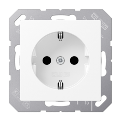 A seeria matt-valge pistikupesa